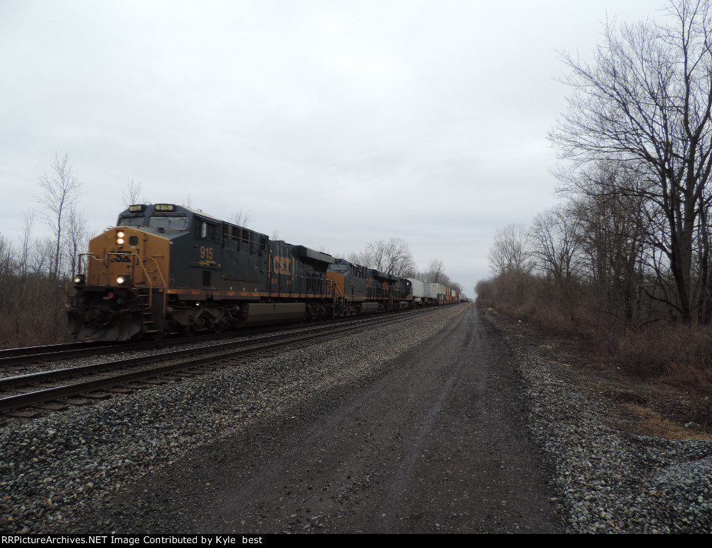 CSX 915 on I020